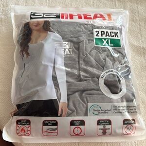 2Pack 32 degrees heat women’s long sleeve scoop neck top